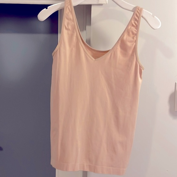 Great nude color tank size Medium J crew - Picture 1 of 3